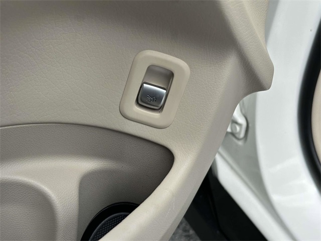 used 2022 Mercedes-Benz GLC car, priced at $32,623