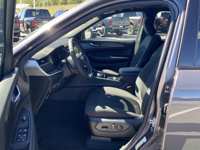 new 2025 Jeep Grand Cherokee L car, priced at $39,718