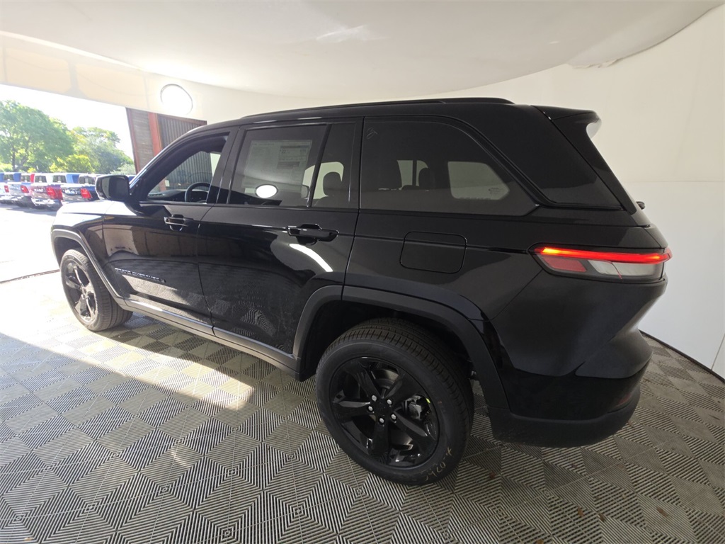 new 2025 Jeep Grand Cherokee car, priced at $36,606