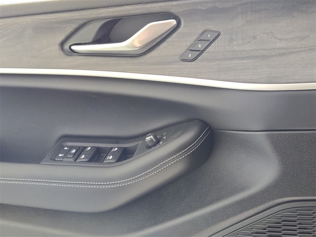 new 2025 Jeep Grand Cherokee car, priced at $36,606