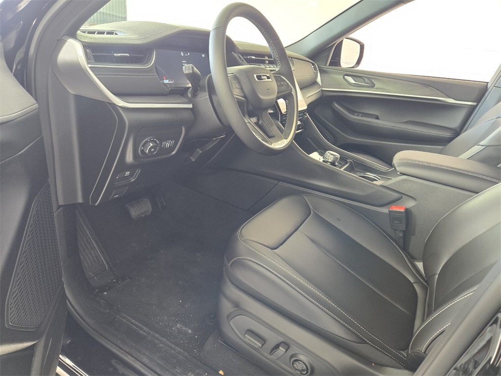 new 2025 Jeep Grand Cherokee car, priced at $36,606