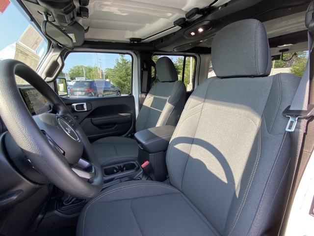 new 2025 Jeep Wrangler car, priced at $39,094