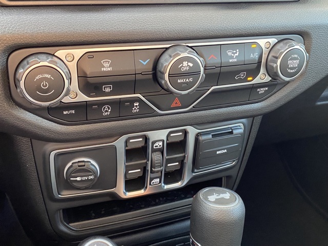 new 2025 Jeep Wrangler car, priced at $39,094
