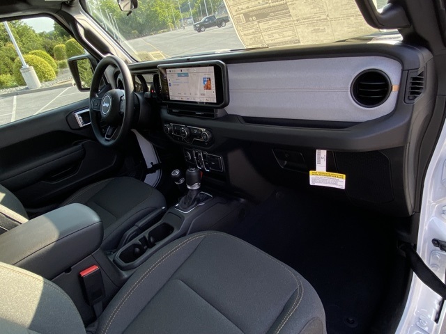 new 2025 Jeep Wrangler car, priced at $39,094
