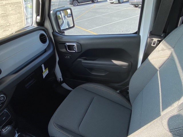 new 2025 Jeep Wrangler car, priced at $39,094