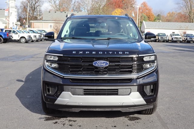 new 2025 Ford Expedition Max car, priced at $96,070
