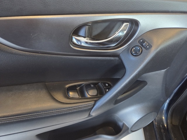 used 2015 Nissan Rogue car, priced at $7,577