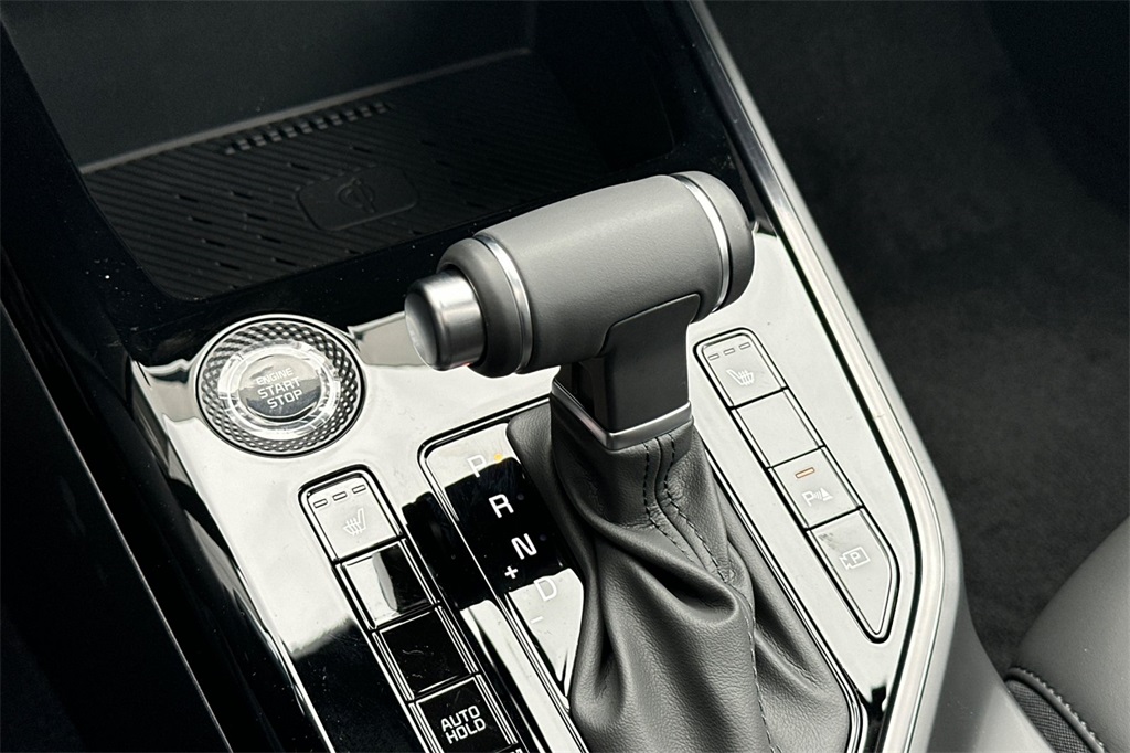 new 2025 Kia Niro car, priced at $30,660