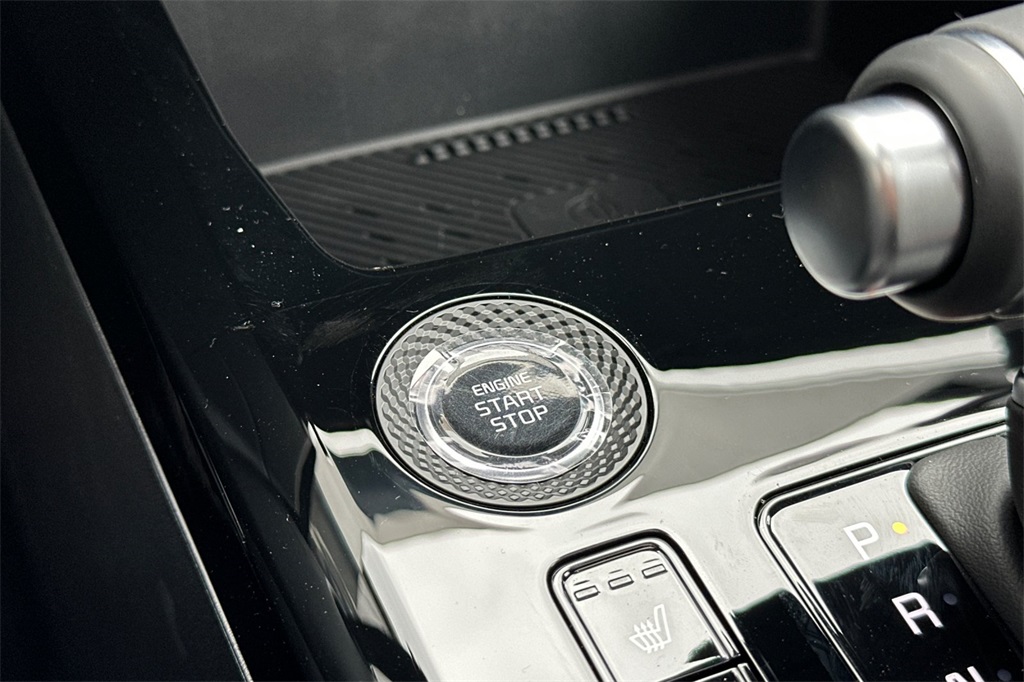 new 2025 Kia Niro car, priced at $30,660