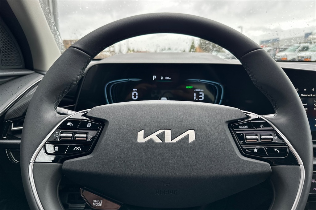 new 2025 Kia Niro car, priced at $30,660