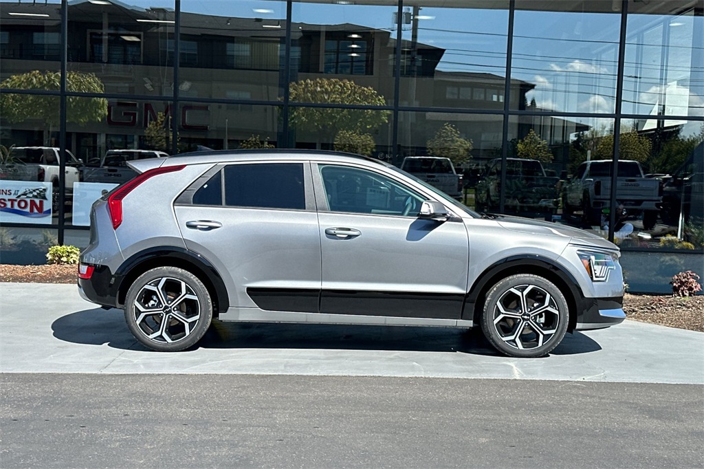 new 2025 Kia Niro car, priced at $30,660