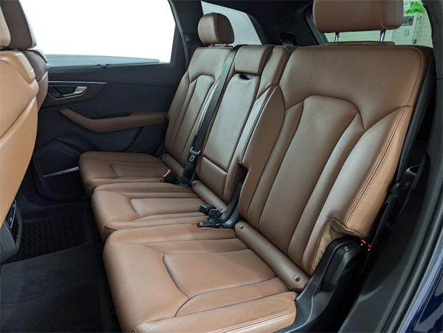 used 2021 Audi Q7 car