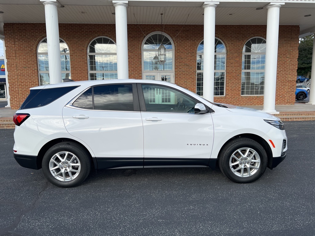 used 2022 Chevrolet Equinox car, priced at $23,400
