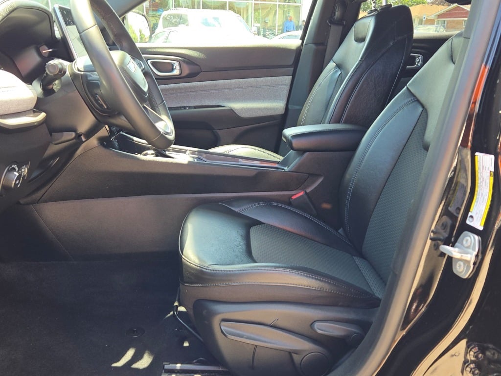 used 2023 Jeep Compass car, priced at $25,000
