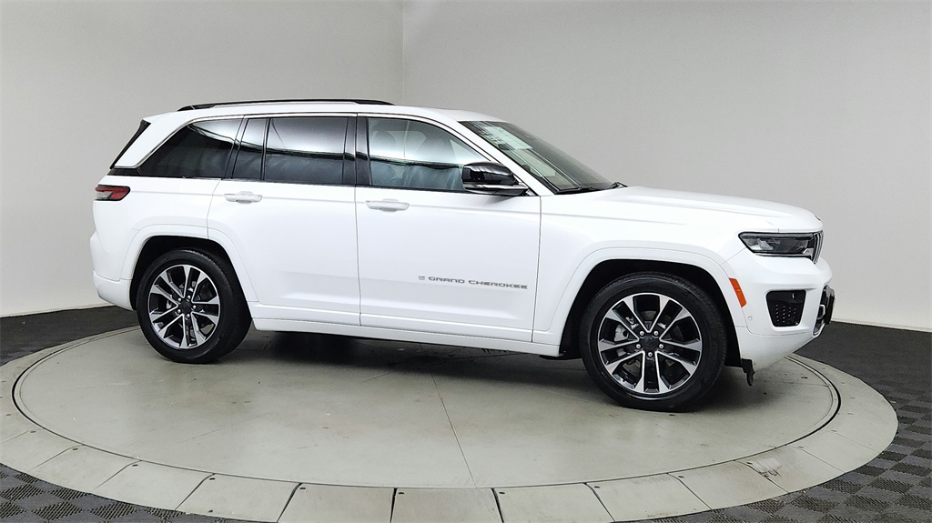 used 2023 Jeep Grand Cherokee car, priced at $38,975