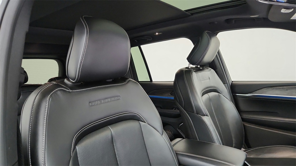 used 2023 Jeep Grand Cherokee car, priced at $38,975