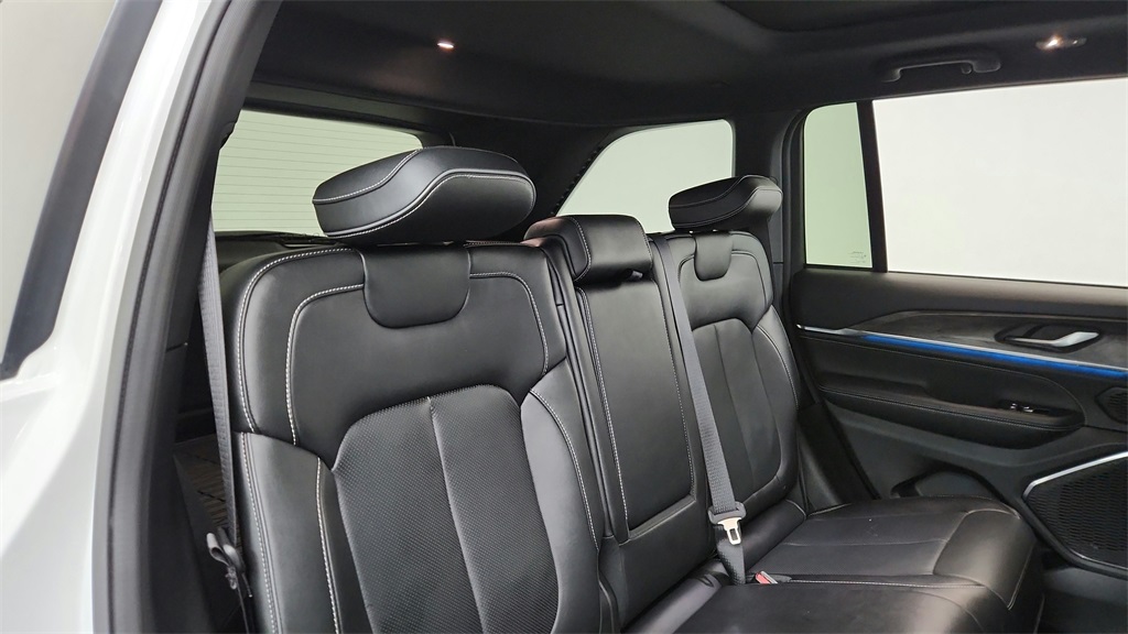 used 2023 Jeep Grand Cherokee car, priced at $38,975