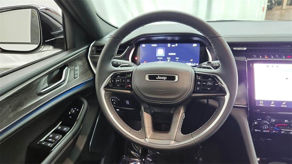used 2023 Jeep Grand Cherokee car, priced at $38,975