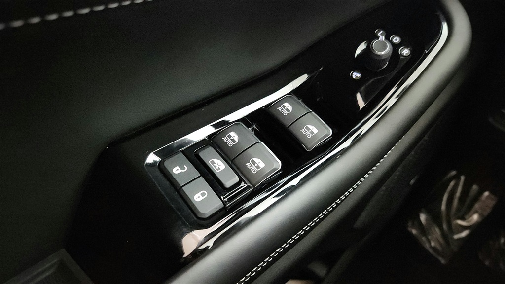 used 2023 Jeep Grand Cherokee car, priced at $38,975