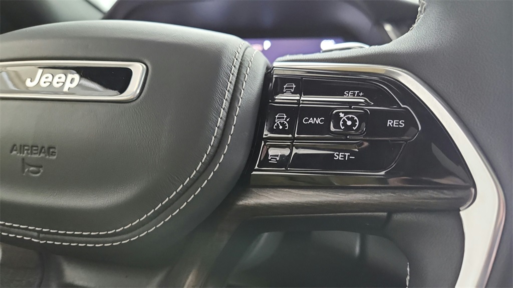 used 2023 Jeep Grand Cherokee car, priced at $38,975