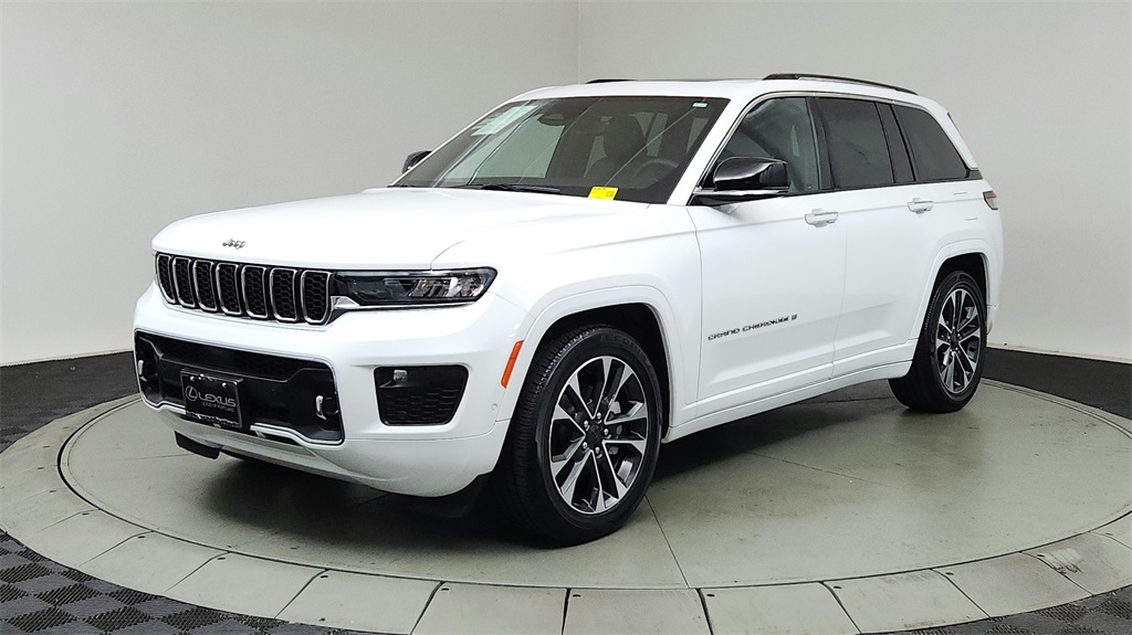 used 2023 Jeep Grand Cherokee car, priced at $38,975