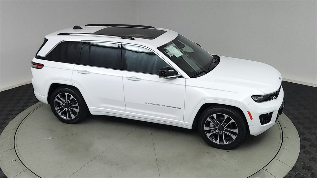 used 2023 Jeep Grand Cherokee car, priced at $38,975