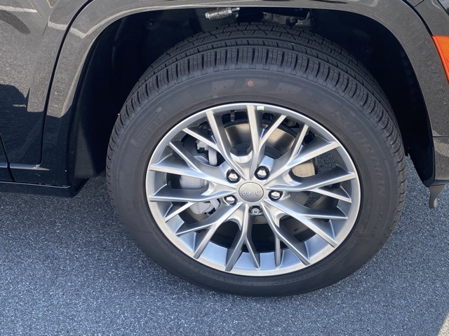 new 2025 Jeep Grand Cherokee car, priced at $54,358