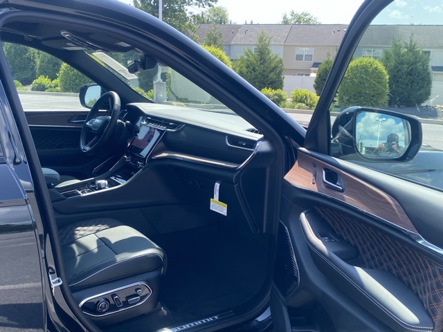 new 2025 Jeep Grand Cherokee car, priced at $54,358
