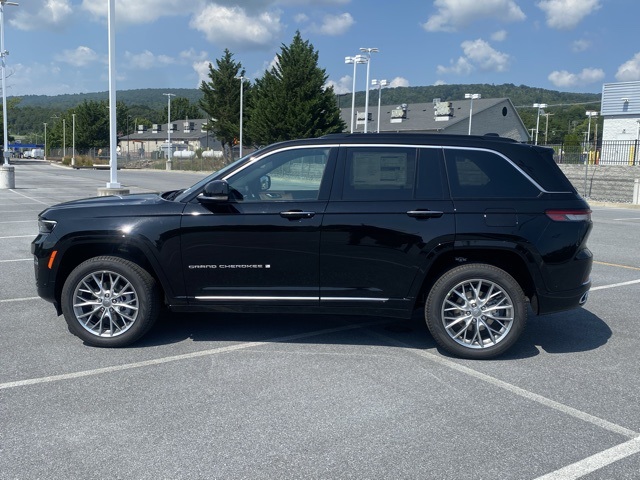 new 2025 Jeep Grand Cherokee car, priced at $54,358