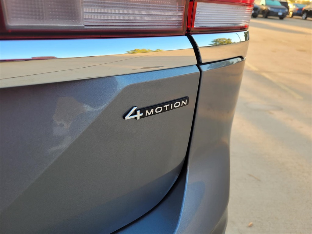 used 2024 Volkswagen Atlas car, priced at $40,080