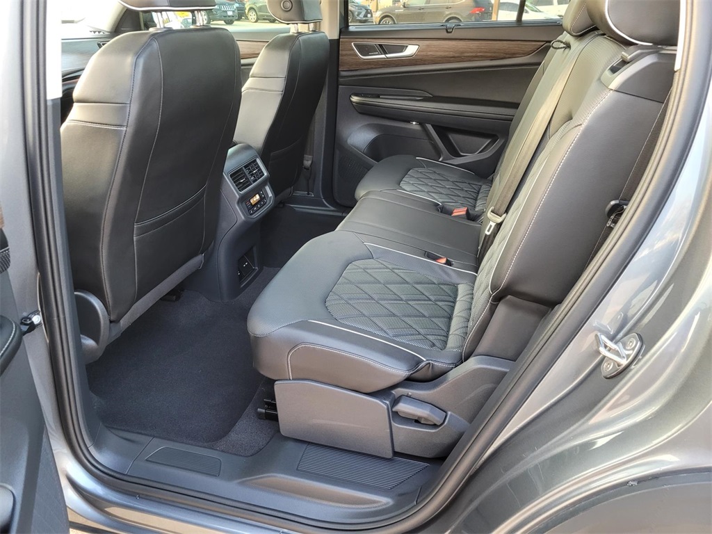 used 2024 Volkswagen Atlas car, priced at $40,080