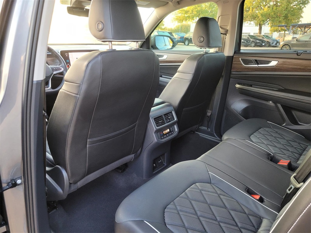 used 2024 Volkswagen Atlas car, priced at $40,080
