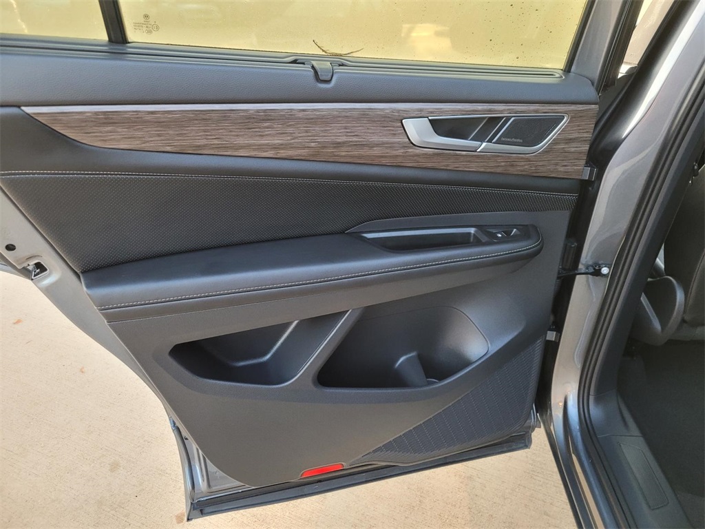 used 2024 Volkswagen Atlas car, priced at $40,080