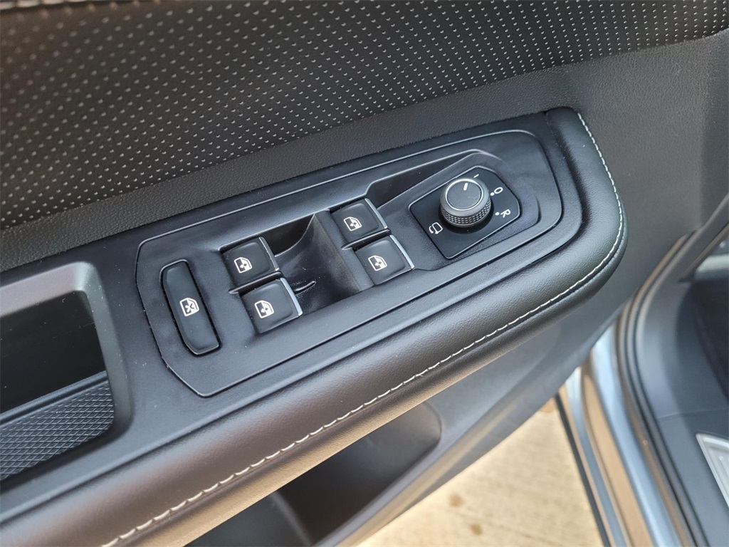 used 2024 Volkswagen Atlas car, priced at $40,080