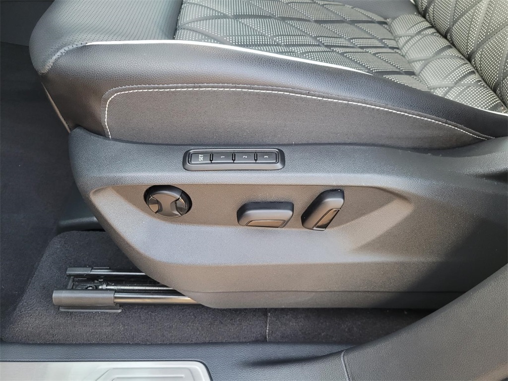 used 2024 Volkswagen Atlas car, priced at $40,080