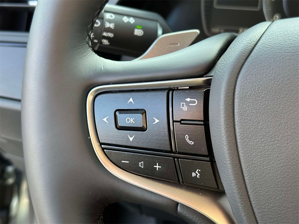 new 2025 Lexus ES car, priced at $47,675