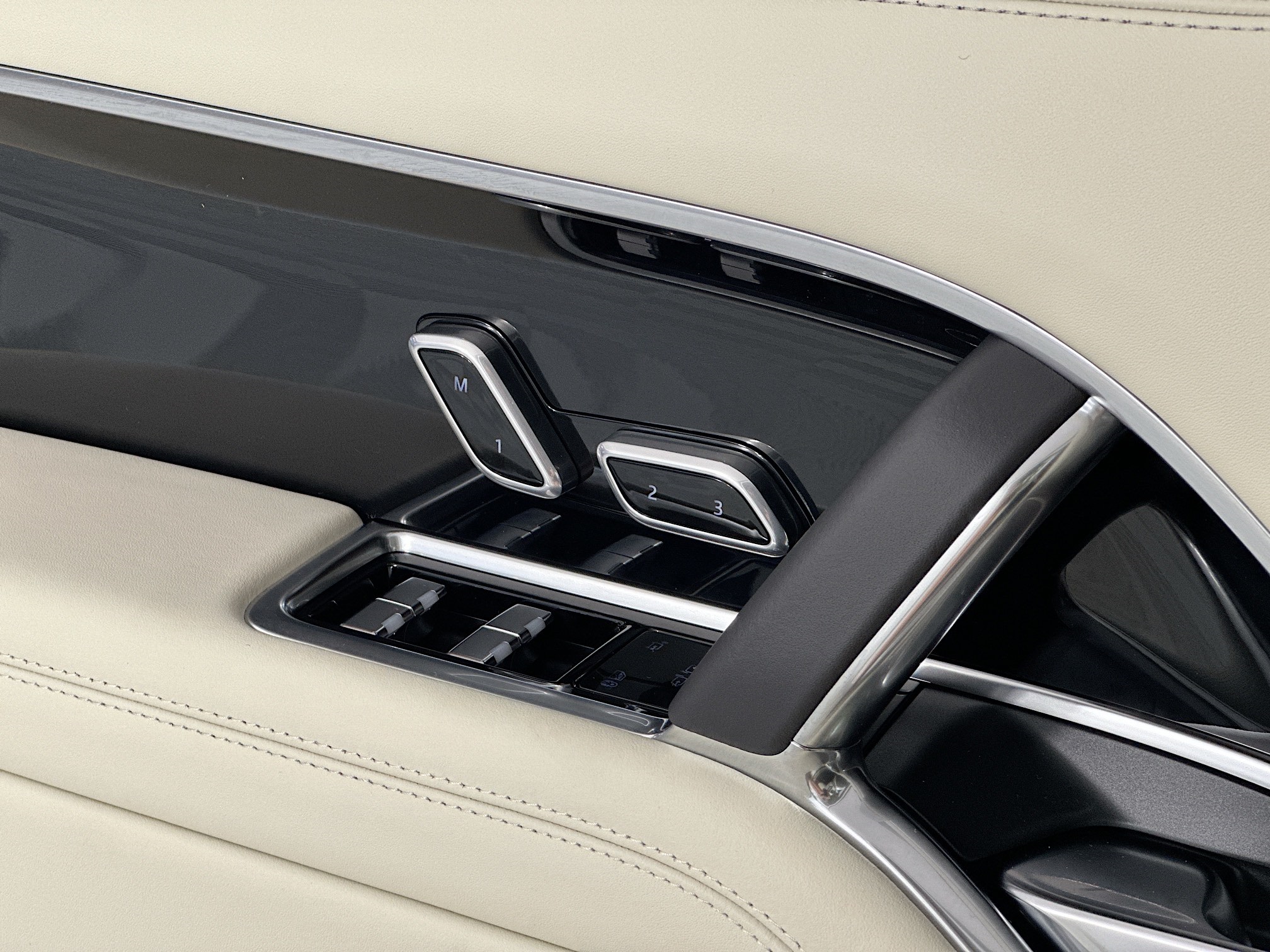 new 2025 Land Rover Range Rover car, priced at $164,975