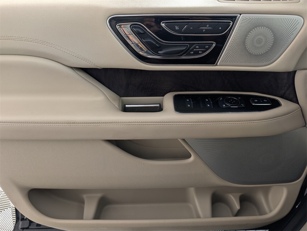 used 2020 Lincoln Navigator car, priced at $38,900