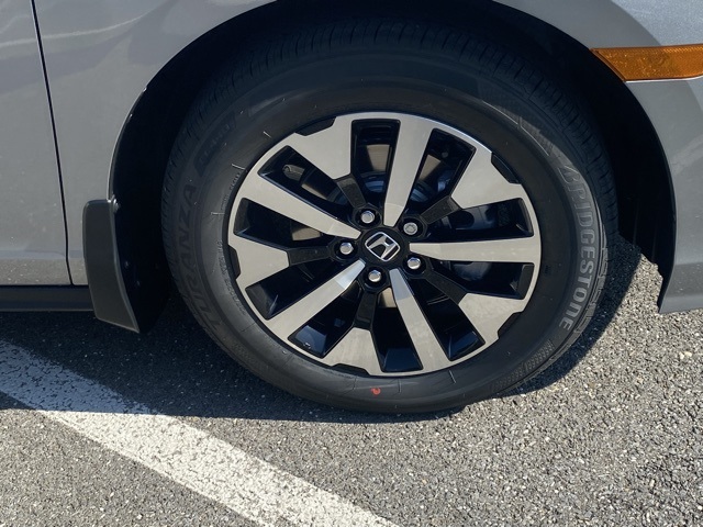new 2026 Honda Odyssey car, priced at $42,076