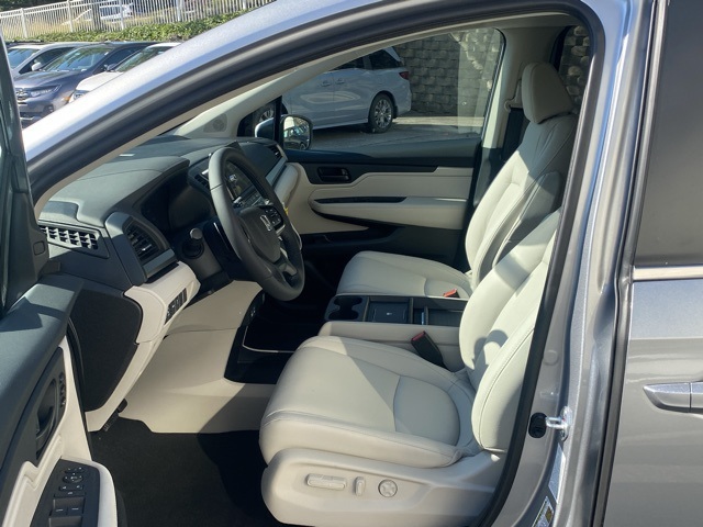 new 2026 Honda Odyssey car, priced at $42,076