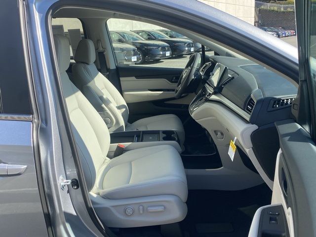 new 2026 Honda Odyssey car, priced at $42,076