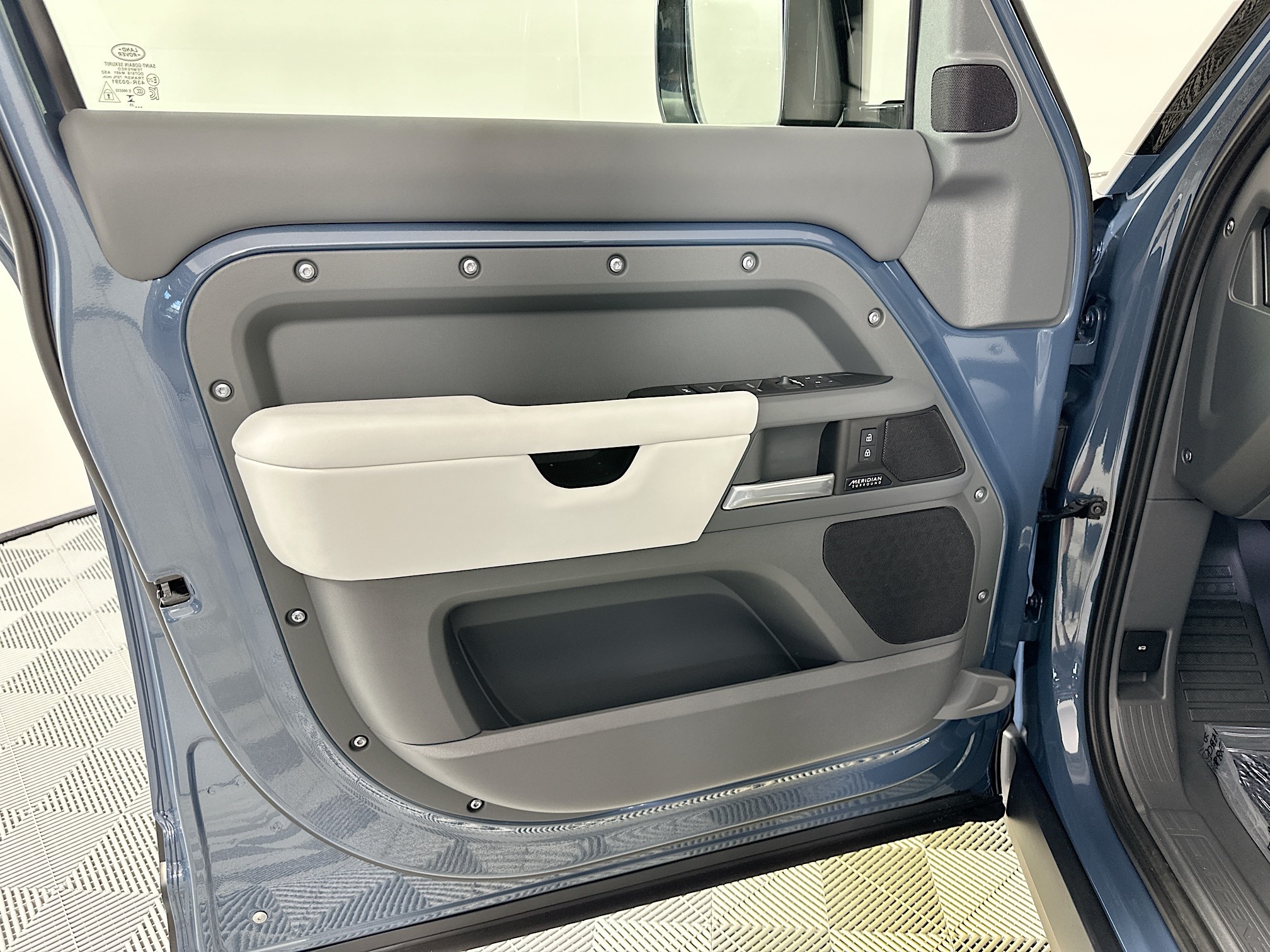 new 2025 Land Rover Defender 110 car, priced at $84,673