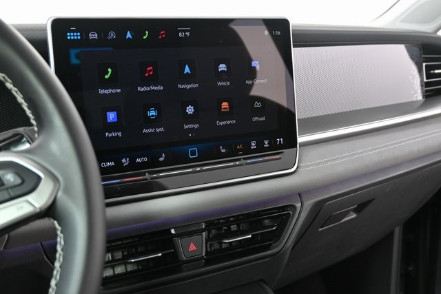 new 2025 Volkswagen Tiguan car, priced at $39,166