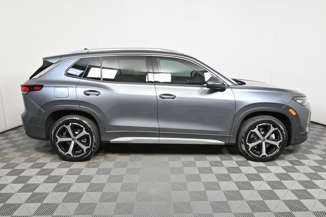 new 2025 Volkswagen Tiguan car, priced at $39,166
