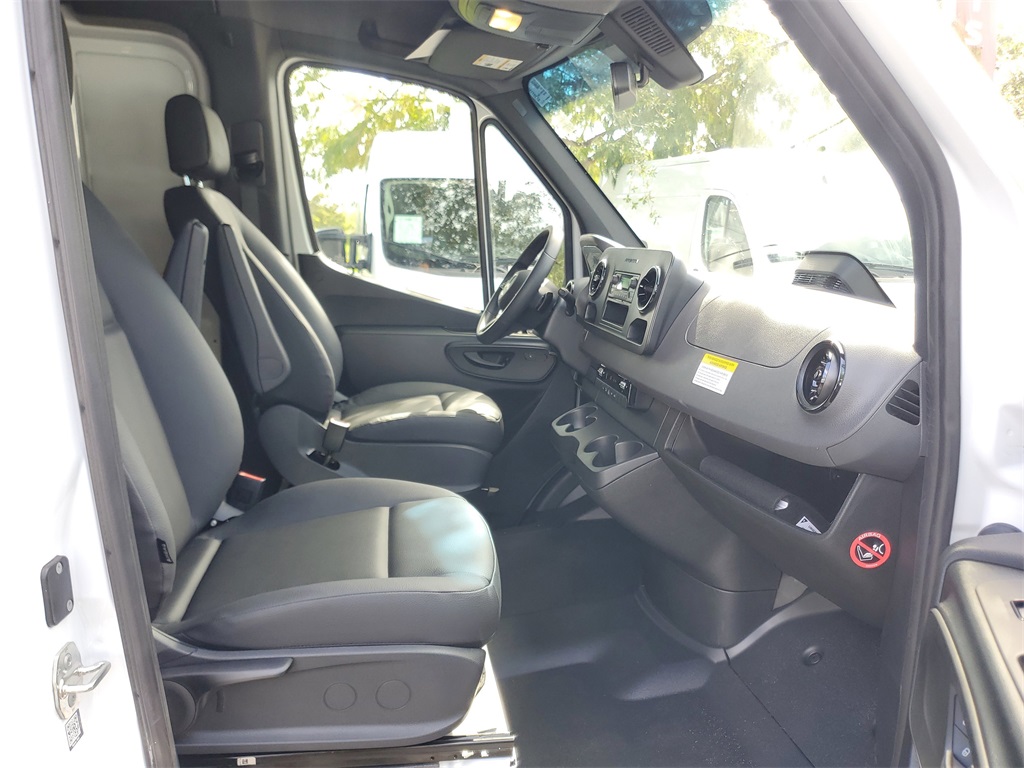 used 2025 Mercedes-Benz Sprinter 2500 car