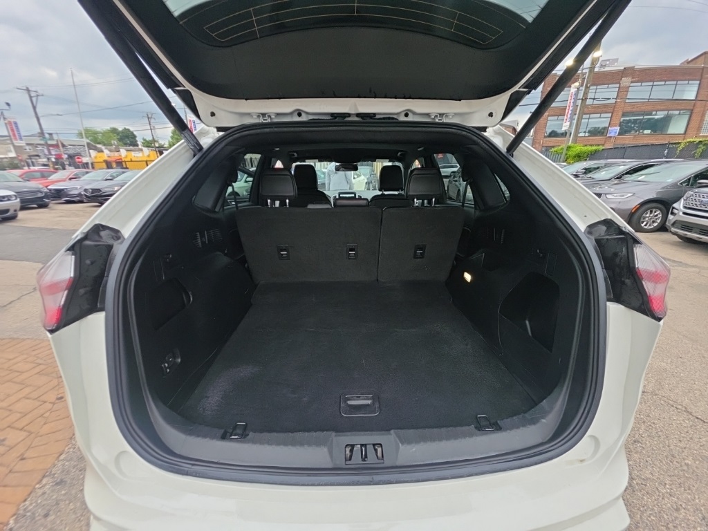 used 2022 Ford Edge car, priced at $19,895