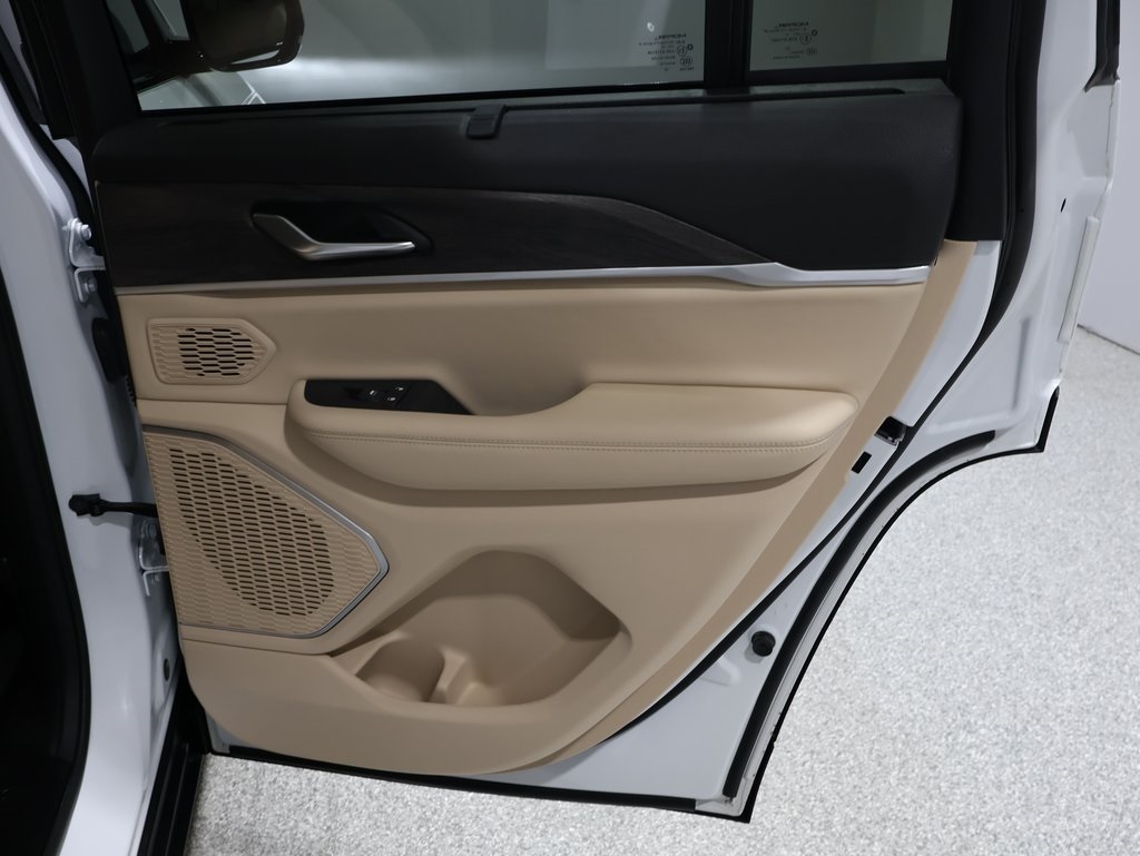 used 2022 Jeep Grand Cherokee car, priced at $27,751