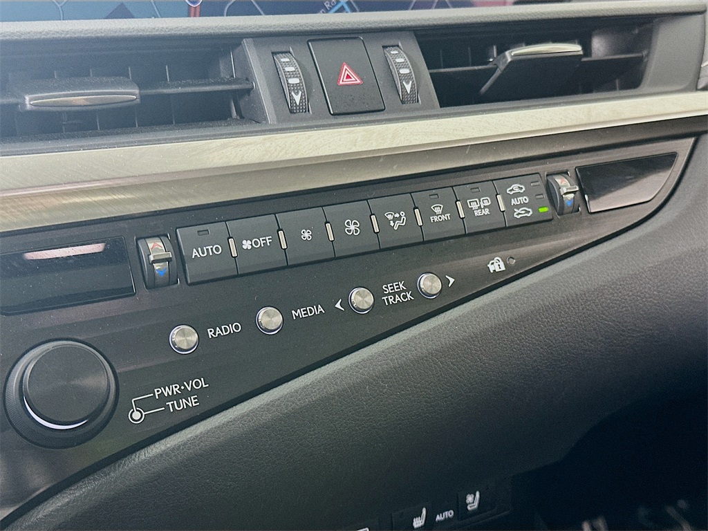 used 2019 Lexus ES car, priced at $32,490