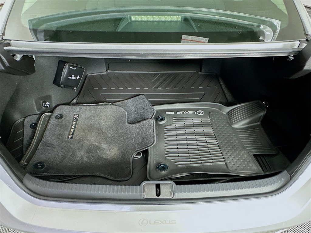 used 2019 Lexus ES car, priced at $32,490
