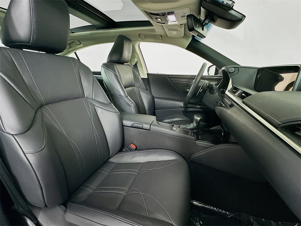 used 2019 Lexus ES car, priced at $32,490